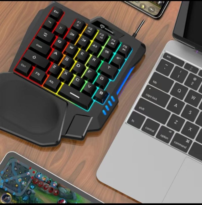 one-handed keyboard and mouse